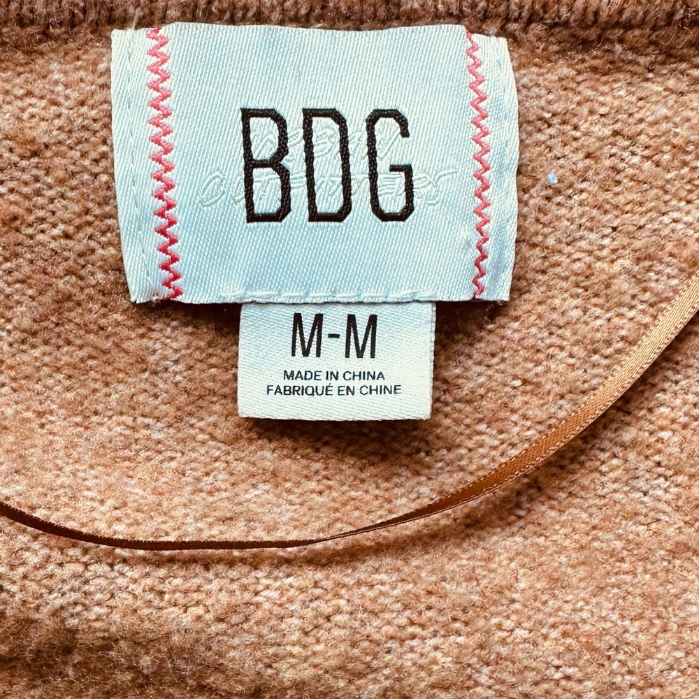 BDG brown v-neck crop oversized boxy fit sweater size Medium - Picture 6 of 6